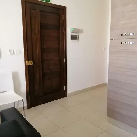 Arturo Mercieqa 6 * Sliema